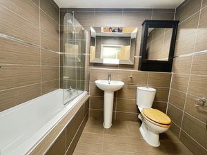 BATHROOM- click for photo gallery